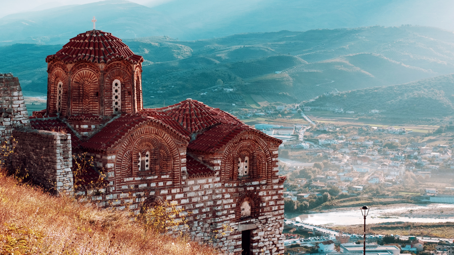 ofertas-de-viajes-a-albania-desde-santiago 12797