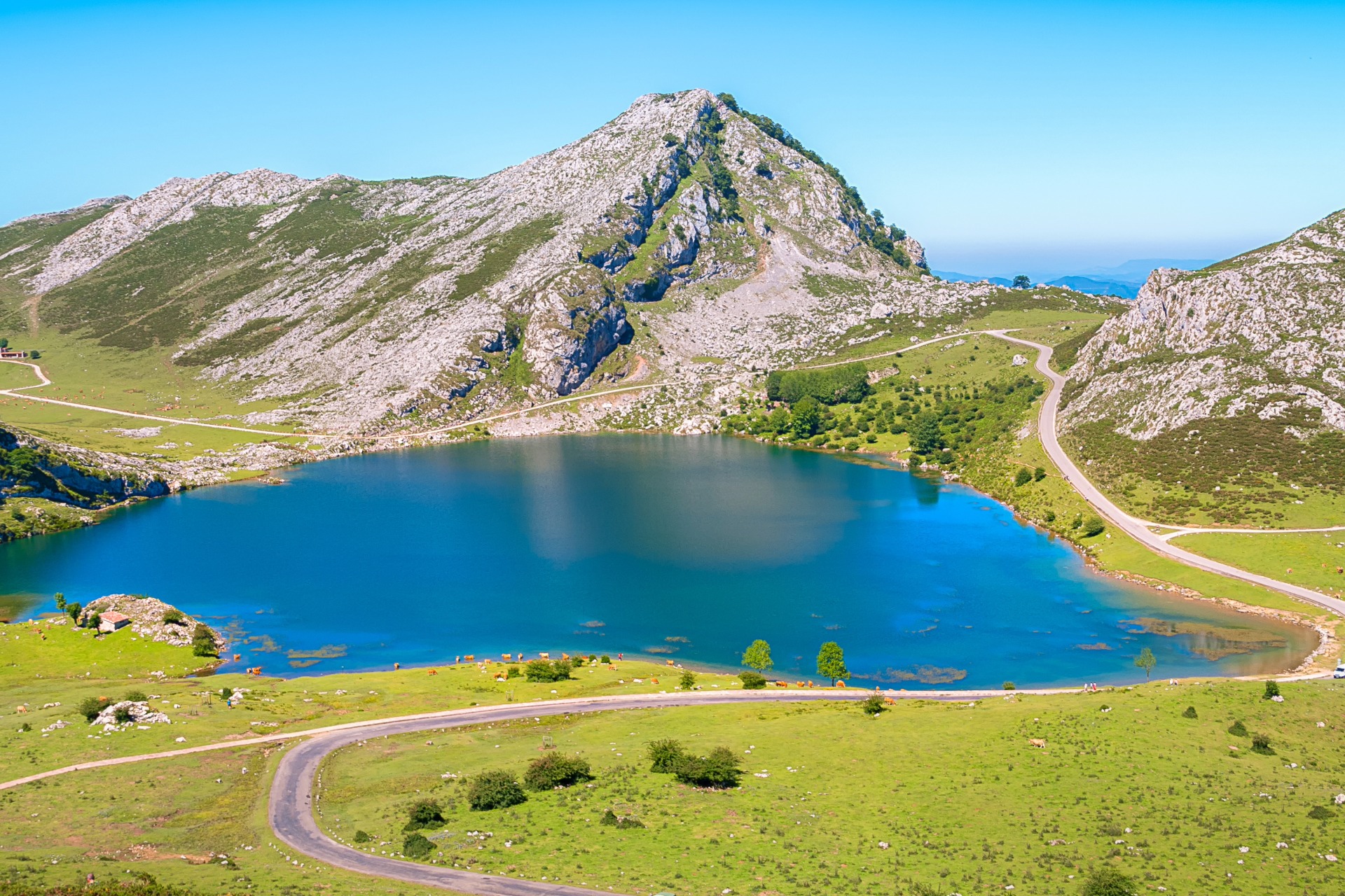 excursion-a-los-lagos-de-covadonga-desde-asturias 24054