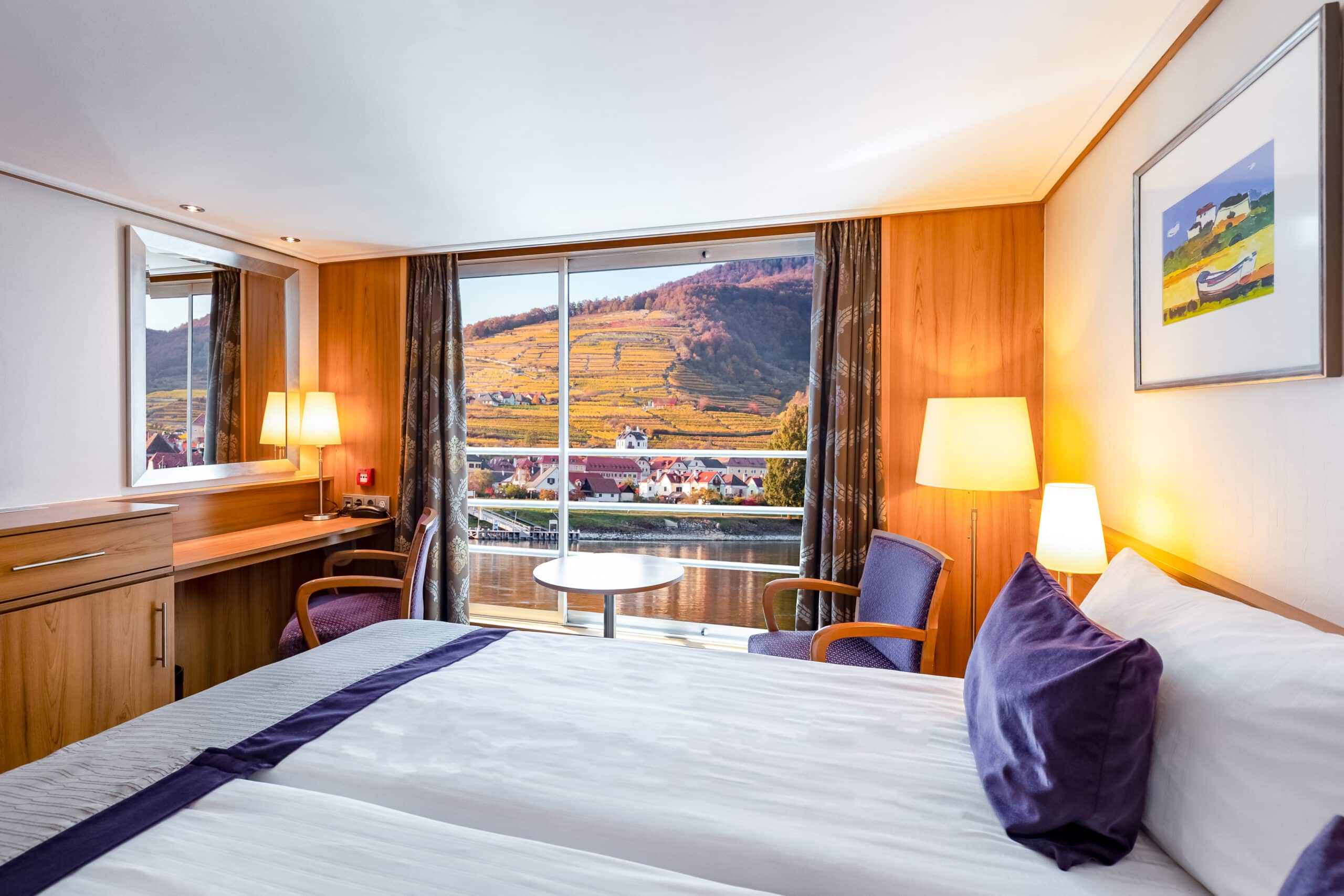 ms-monarch-baroness 26127