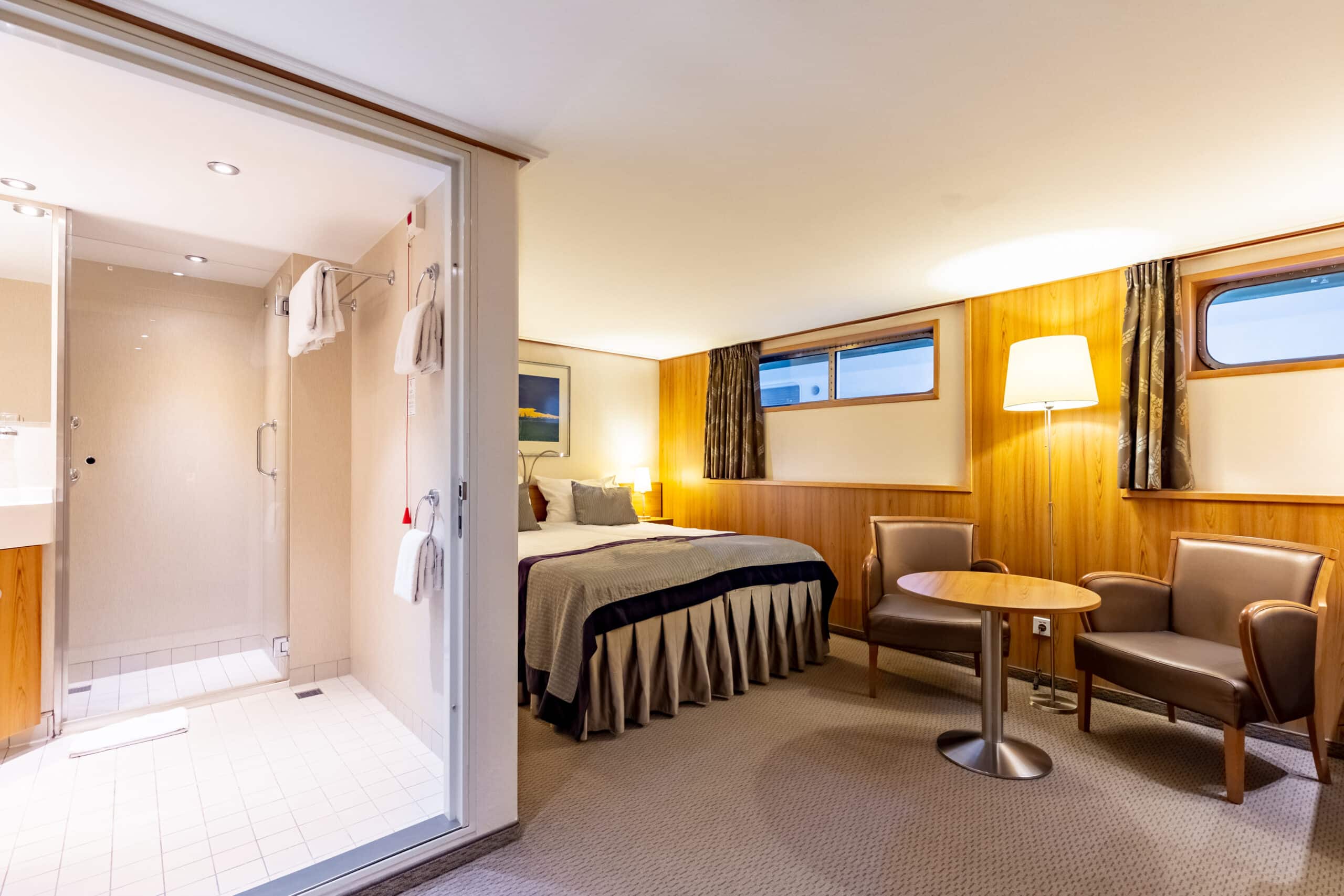 ms-monarch-baroness 26130