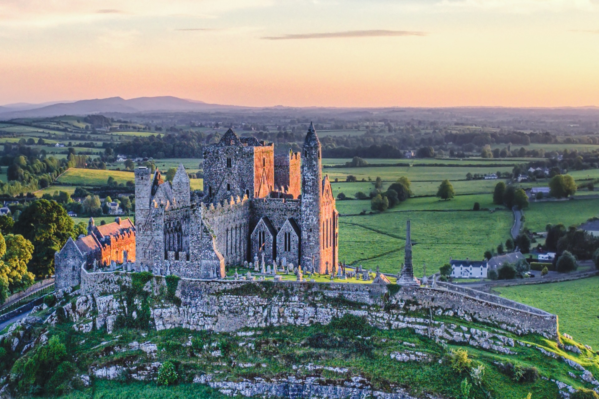 Viajes a Irlanda: naturaleza, historia y ambiente irlandés