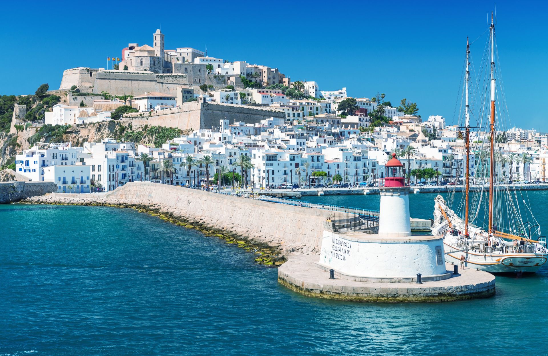 Infinita Viajes Viaje A Ibiza De 7 Noches En Semana Santa Desde Santiago 7898